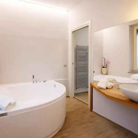 Palazzo Belli 4* Alba (Piedmont)