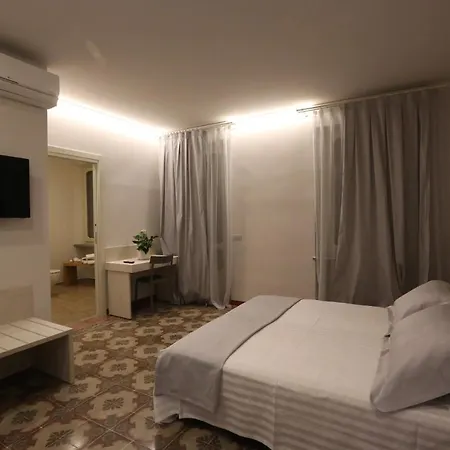 Palazzo Belli B&B 알바