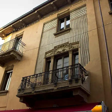 Palazzo Belli Bed and Breakfast Άλμπα